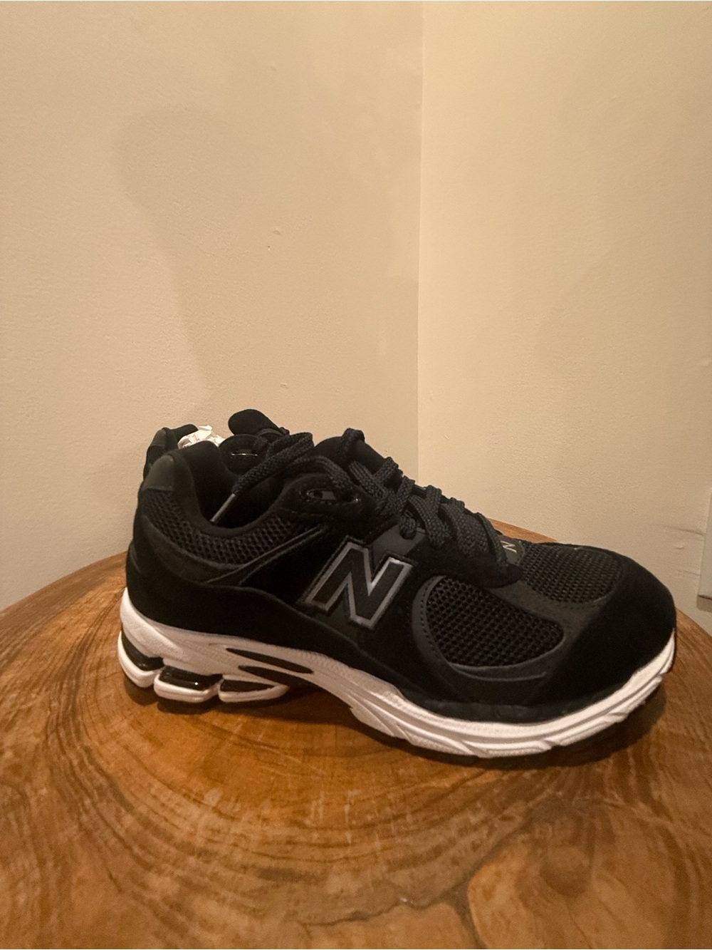 New Balance Men's Black and White Athletic Running Shoe